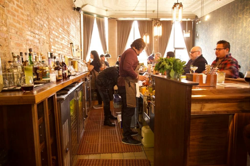 Osito's Tap en La Villita