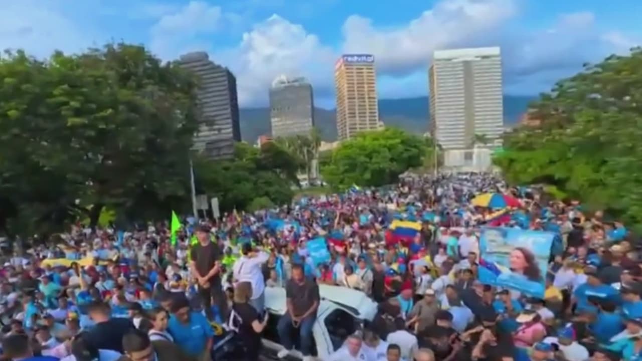Miles de venezolanos salen a las calles exigiendo elecciones y el regreso de María Corina Machado
