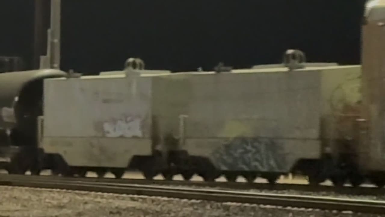 Hallan 6 cuerpos en tren en Laredo; investigan posible golpe de calor