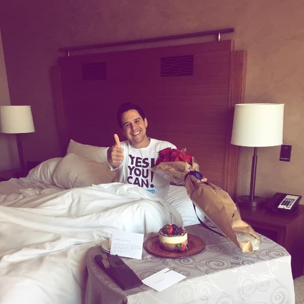 Alejandro Chabán: "Asi me despiertan en mi cumple. Gracias por tanto amor familia" (Agosto 20, 2016).