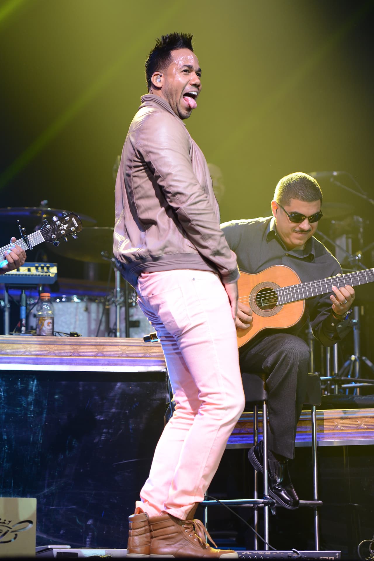 ¿Fan de Miley Cyrus? Parece que a Romeo también se le da eso de sacar la lengua.