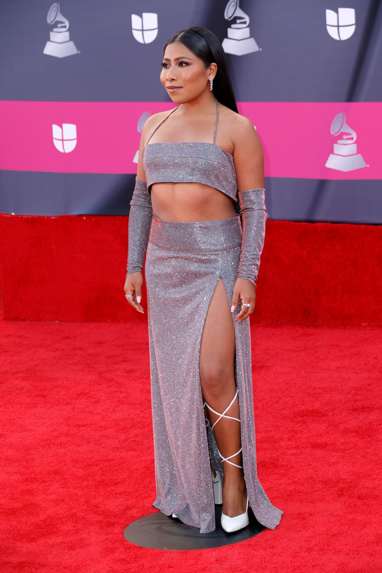 "Yo (estuve) 
<b>feliz de haber estado con ella</b>", agregó, "ella es una dama, famosísima y carismática". 
<br>