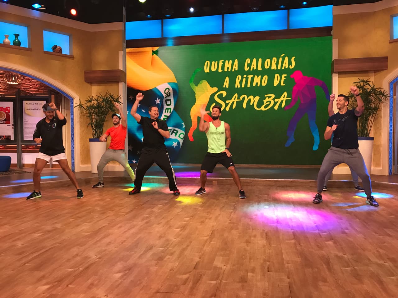 También aprendimos a quemar calorías a ritmo de samba.