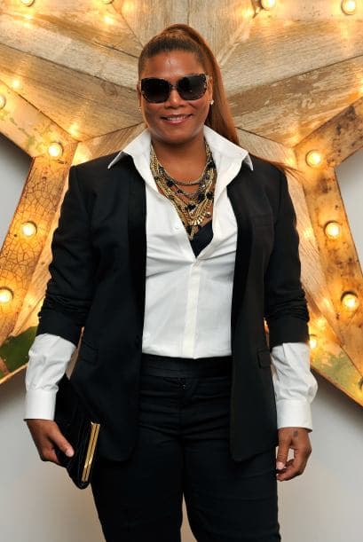 QUEEN LATIFAH- El talento de esta actriz es indiscutible, y sin duda nadie se podría imaginar que a sus 15 años en lugar de estar frente a los reflectores estaba más bien frente a una parrilla ¡Así como lo leen! el primer empleo de Queen Latifah fue en Burger King "yo hacía hamburguesas, y servía las bebidas. Además tenía que limpiar los baños" declaró la actriz. "Debo haber estado loca para limpiar por ese salario mínimo", afirmó. Latifah perdió su empleo luego de perder los estribos en el trabajo.
