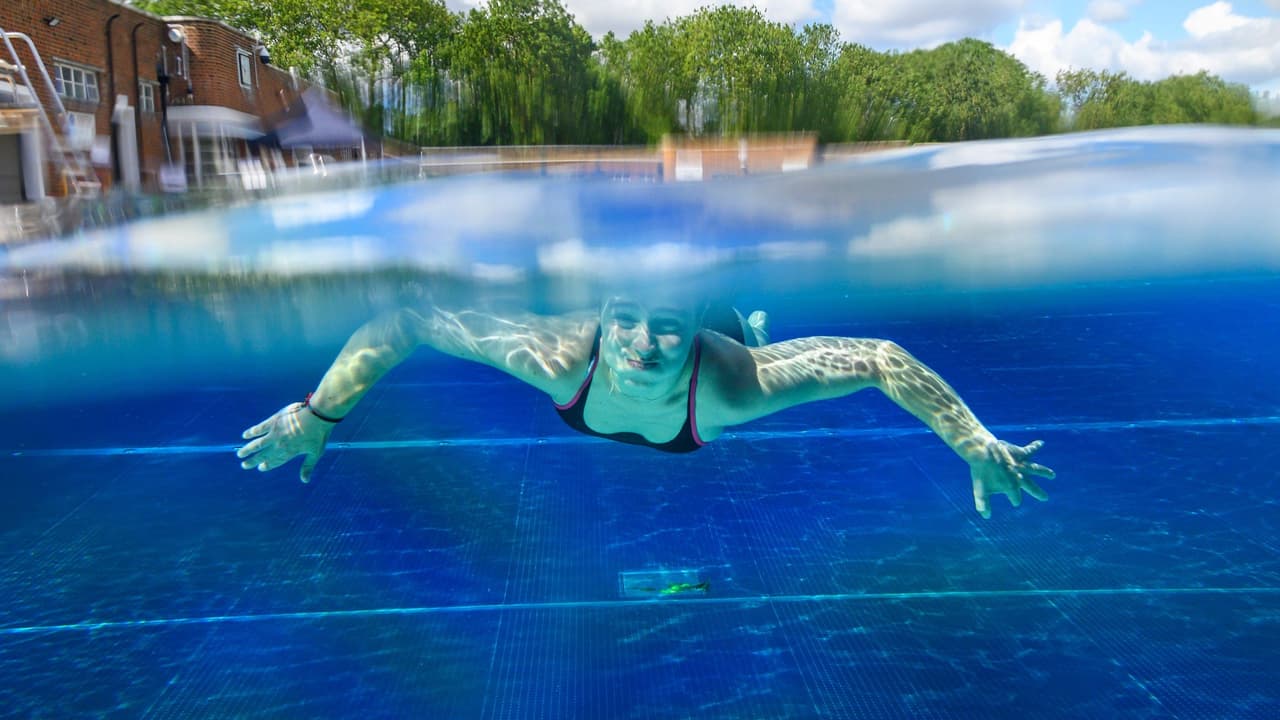 Encuentran a tres niños sumergidos en la piscina de la vivienda, dos están en condición crítica