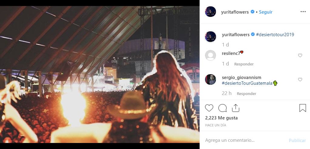 También sigue utilizando sus redes sociales para compartir imágenes de los conciertos, así como momentos personales.