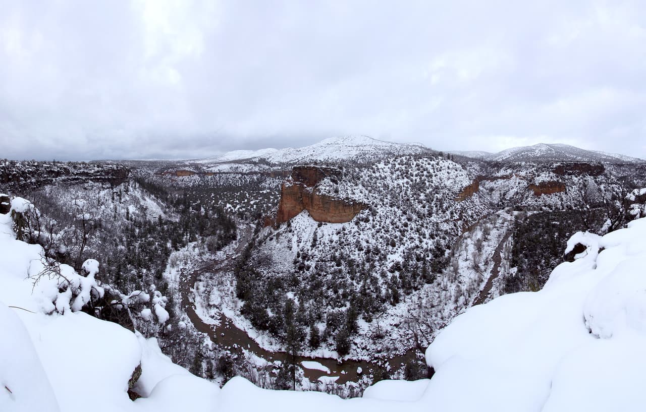 <h3 class="cms-H3-H3">6. Cibecue, Arizona</h3>
<br>
<br>🏚️
<b> Ingreso familiar promedio: </b>$16,058
<br>
<br>🏚️
<b>Tasa de pobreza: </b>67.8%
<br>
<br>🏚️
<b> Tasa de desempleo promedio en los últimos cinco años: </b>26.4%
<br>
<br>🏚️
<b>Adultos con licenciatura: </b>4.7%
<br>
<br>🏚️
<b> Población: </b>1,834
<br>
