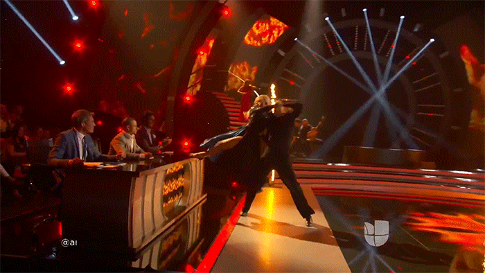 <a href="http://www.univision.com/shows/mira-quien-baila/alejandro-nones-se-gradua-como-torero-en-la-pista-de-mira-quien-baila-video">Alejandro Nones se gradúa como torero en la pista de Mira Quién Baila</a>