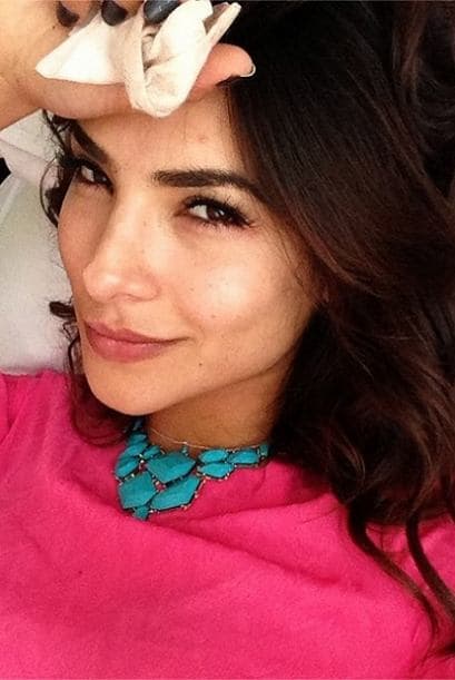 Con este tipo de imágenes nos muestra que la belleza interior siempre te hará lucir radiante, aún sin maquillaje.