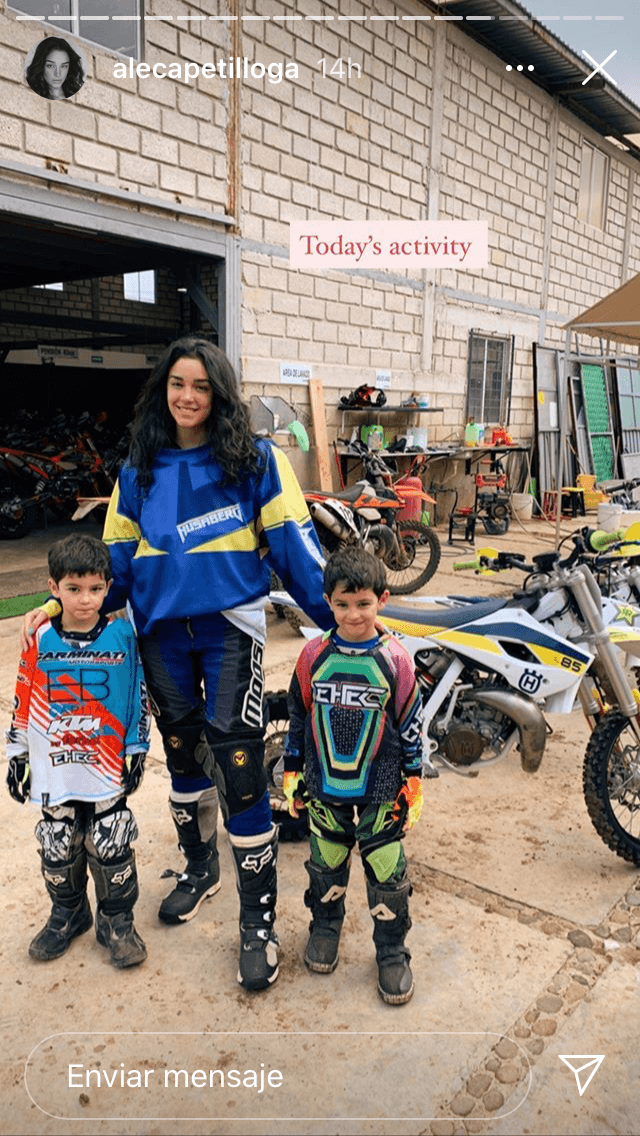 Más allá de admitir la advertencia de su madre, Alejandra Capetillo compartió este jueves 1 de octubre parte de las actividades matutinas que realizó al lado de sus hermanos menores. 
<br>