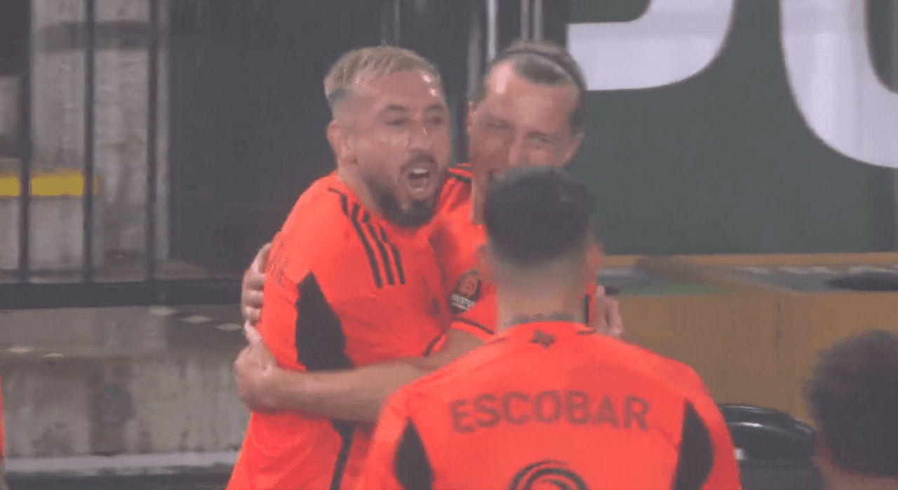 HH brila con asistencia en actividad de mexicanos en MLS