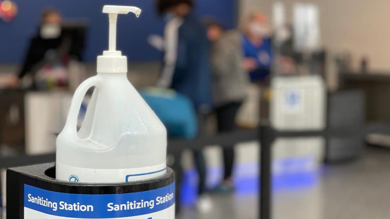 Sin embargo, muchas personas han decidido viajar y reencontrarse con sus familiares.