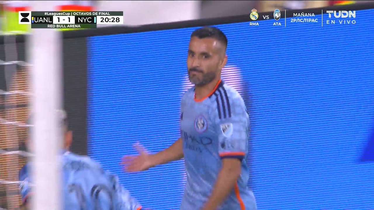 ¡Empata NYFC! Maxi Moralez roba el esférico y cruza a Nahuel para el 1-1