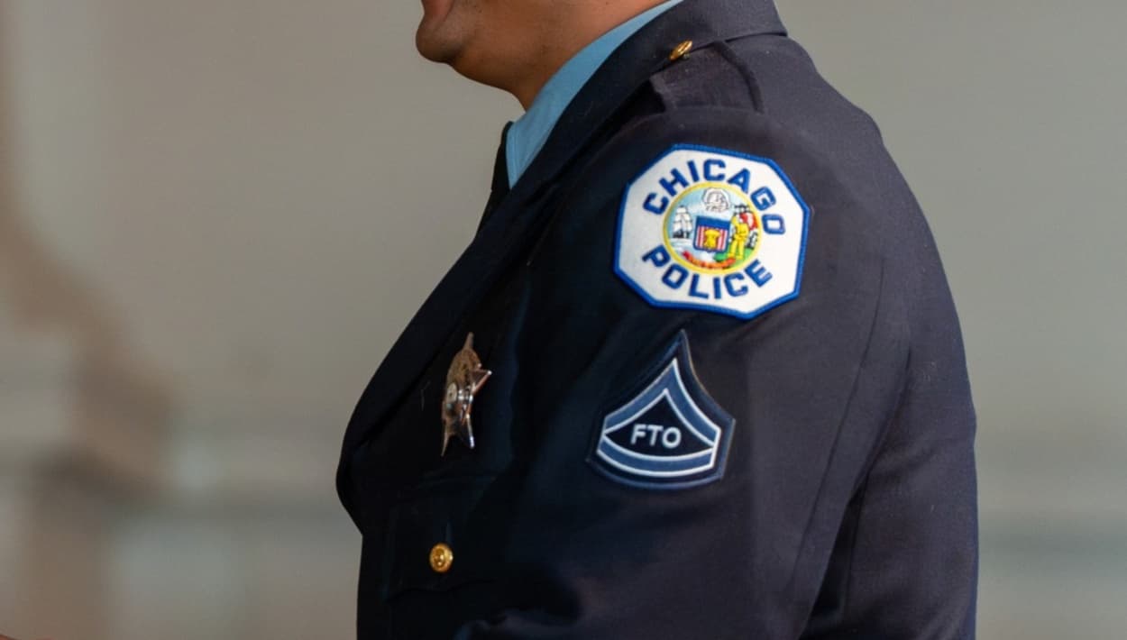 Atropellan a oficial de policía de Chicago mientras atendía un disturbio doméstico