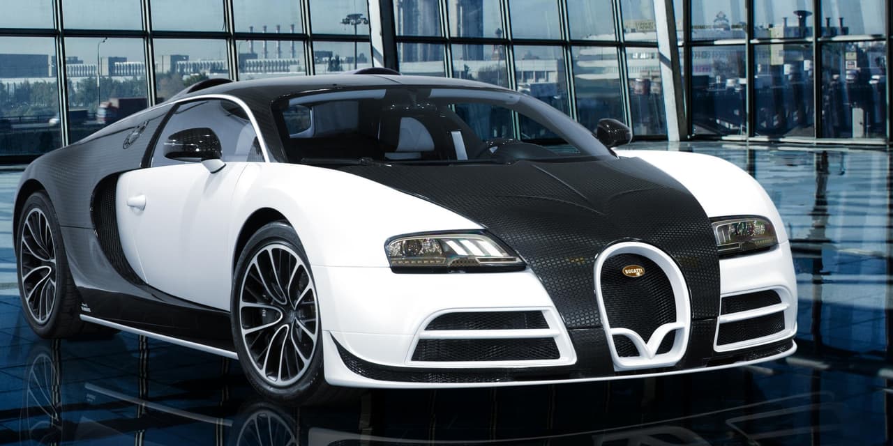 <h3 class="cms-H3-H3"><b>14. Mansory Vivere Bugatti Veyron</b></h3>
<br>
<br>
<b>Precio: </b>3.4 millones de dólares
<br>
<br>La casa de tuning extremo Mansory no pudo dejar pasar la ocasión de darle su toque a uno de los superautos más emblemáticos de la historia, el Bugatti Veyron. En la carrocería predomina el uso de fibra de carbono y eso lo hace lucir aún más imponente. Su motor es un W16 de 8.0 litros capaz de entregar 1,200 caballos de fuerza y 1,106 lb-pie de torque.