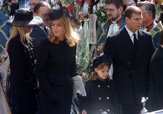 Eugenie también fue cercana en su infancia a su tía Diana de Gales y estuvo presente con sus padres en el funeral de la mamá de William y Harry.