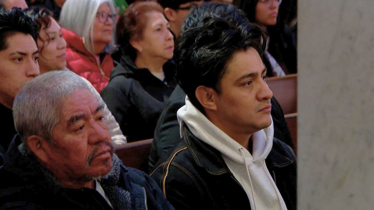 El jueves por la mañana, 
<b>las actividades continuaron con las tradicionales mañanitas a las 6 a.m., una ceremonia matutina que da inicio a la jornada de celebración</b>. A las 7 a.m., otra misa en español convocó a más fieles para agradecer y venerar a la Virgen. El mediodía trajo consigo una misa en inglés, ofreciendo un espacio de oración inclusivo para aquellos que prefieren el idioma inglés. La jornada culminó con la Misa de clausura a las 7 p.m., marcada por una emotiva bendición y la distribución de flores como símbolo de devoción.