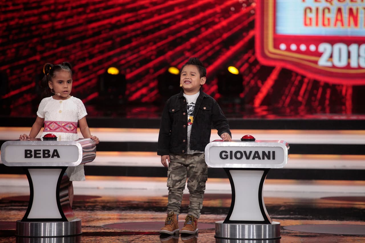 La siguiente pregunta fue el arranque de lo que se convirtió en el show de Giovani. "¿Qué dices cuando te sorprendes?", preguntó Galilea. "Pa' su mecha", respondió él.