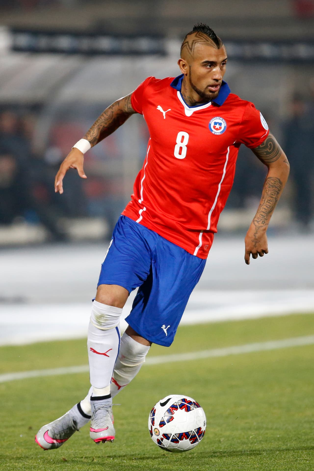 A partir de la expulsión de Cavani Chile fue aún más ofensivo.