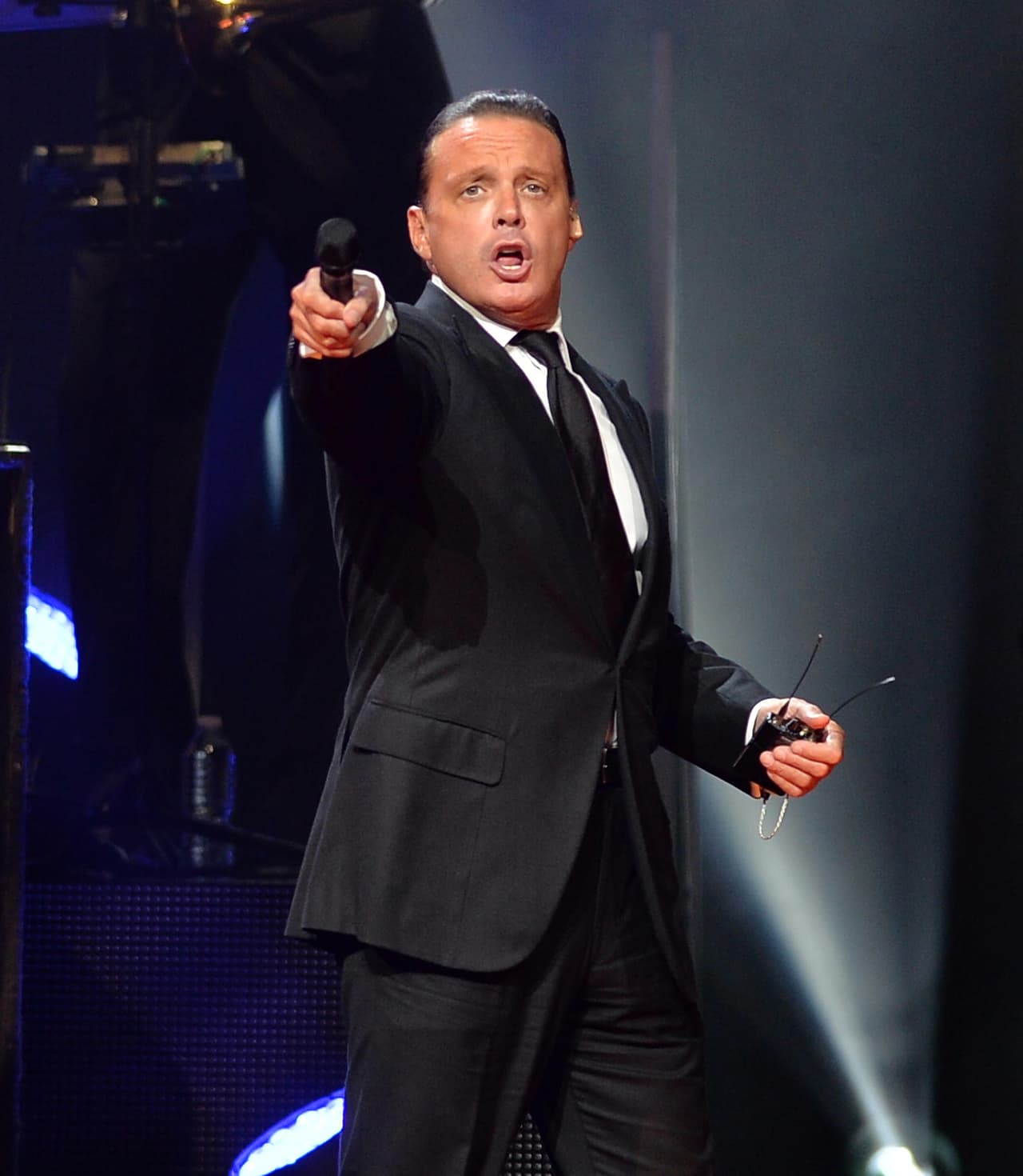 No cabe duda, la mala racha no se aleja de Luis Miguel, que tiene qué hacer algo cuando antes para revivir su carrera.