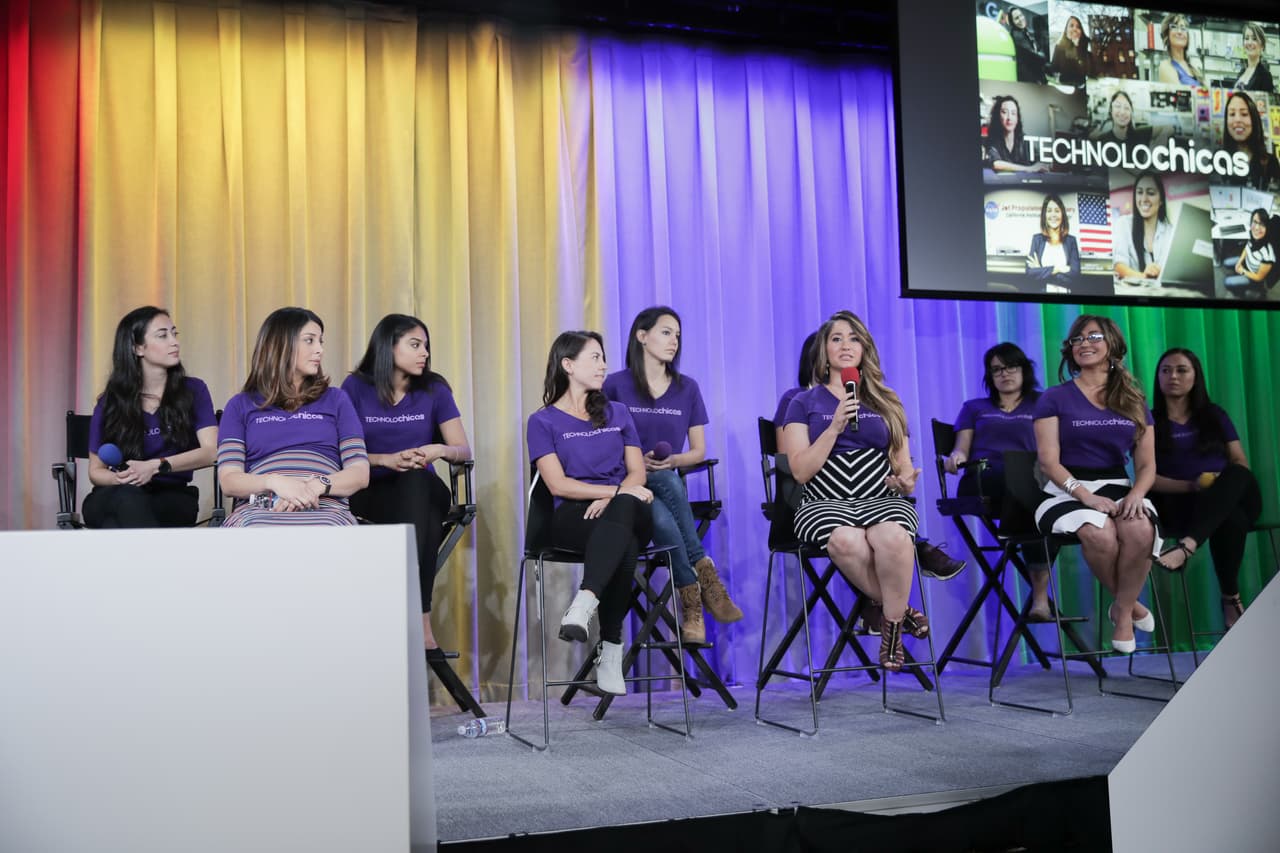 Alma Stephanie Tapia hablando en un evento de Technolochicas este mes en Mountain View, California.
<br>