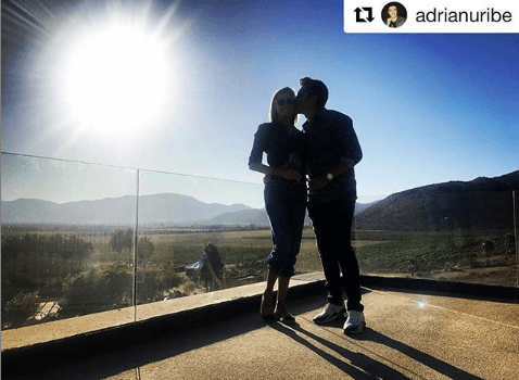 Viajes en pareja, cenas románticas y tiernos mensajes, son parte de la historia de amor que ha comenzado Adrián junto a la modelo brasileña.
