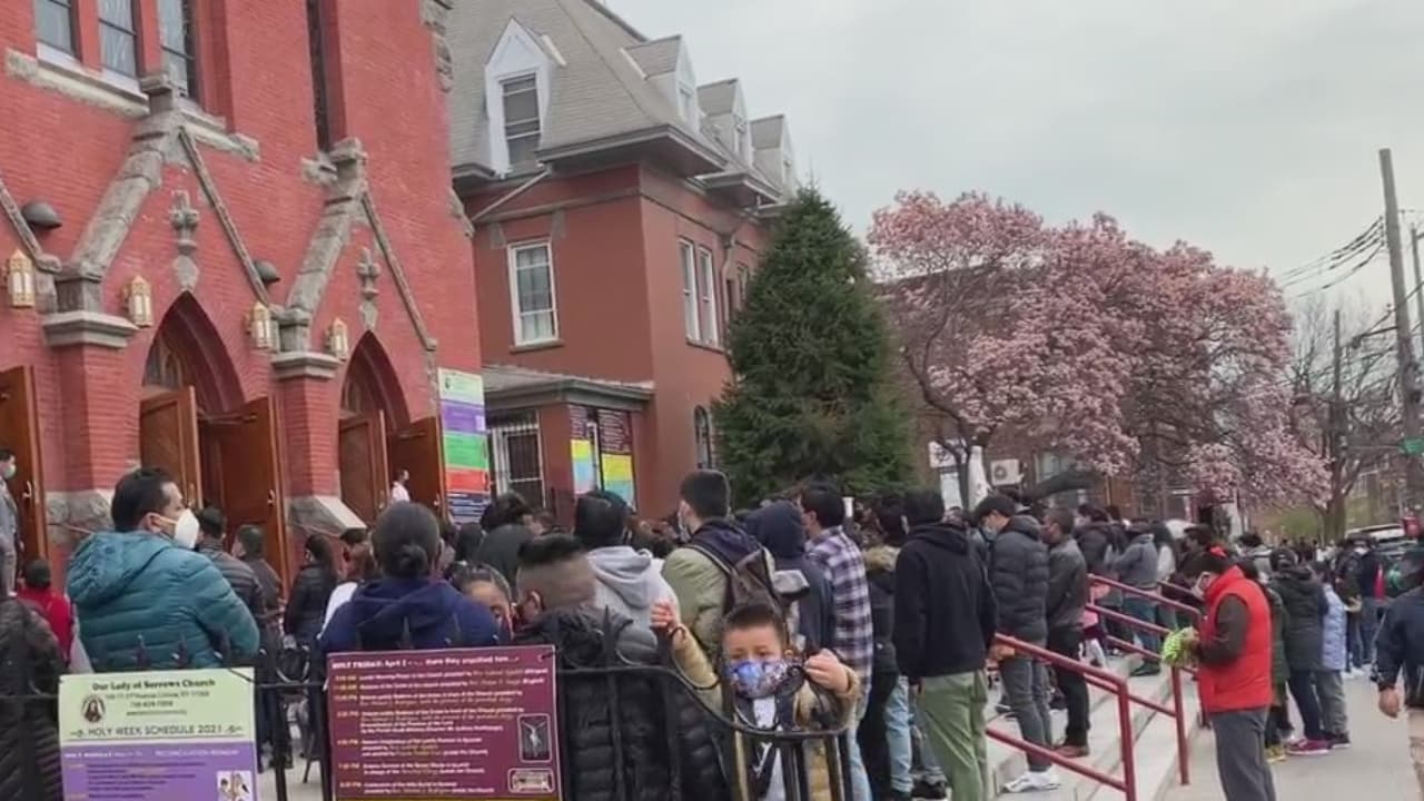 Con esperanza y fe en tiempos de pandemia, así vivieron cientos de neoyorquinos el Domingo de Resurrección