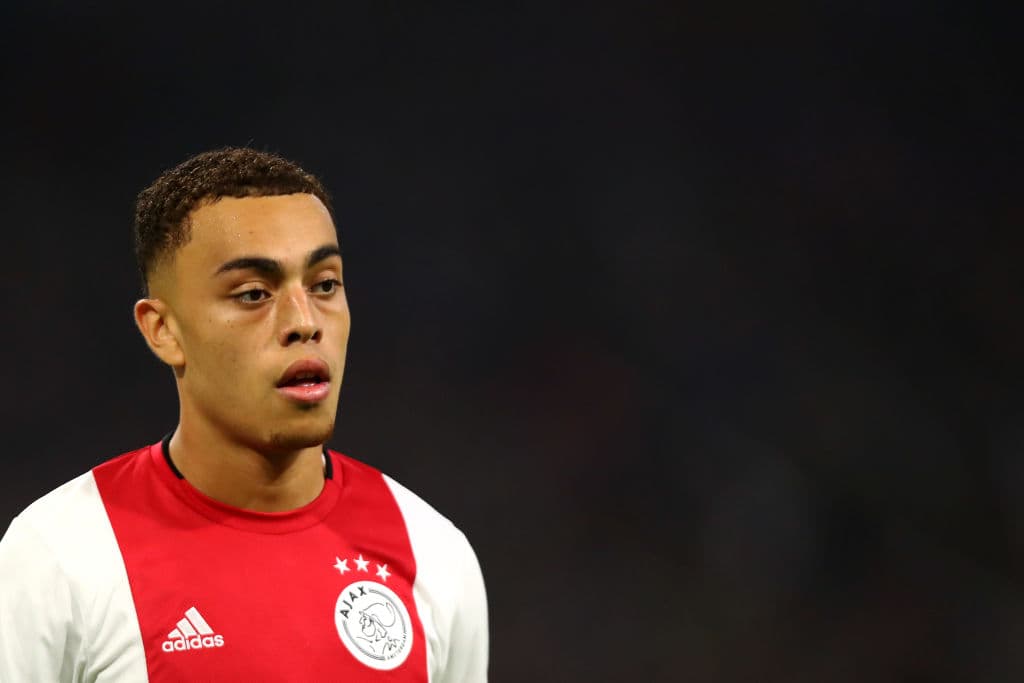 El 27 de julio de 2019 hizo su primera aparición con el primer equipo del Ajax en la final de la Supercopa Holandesa