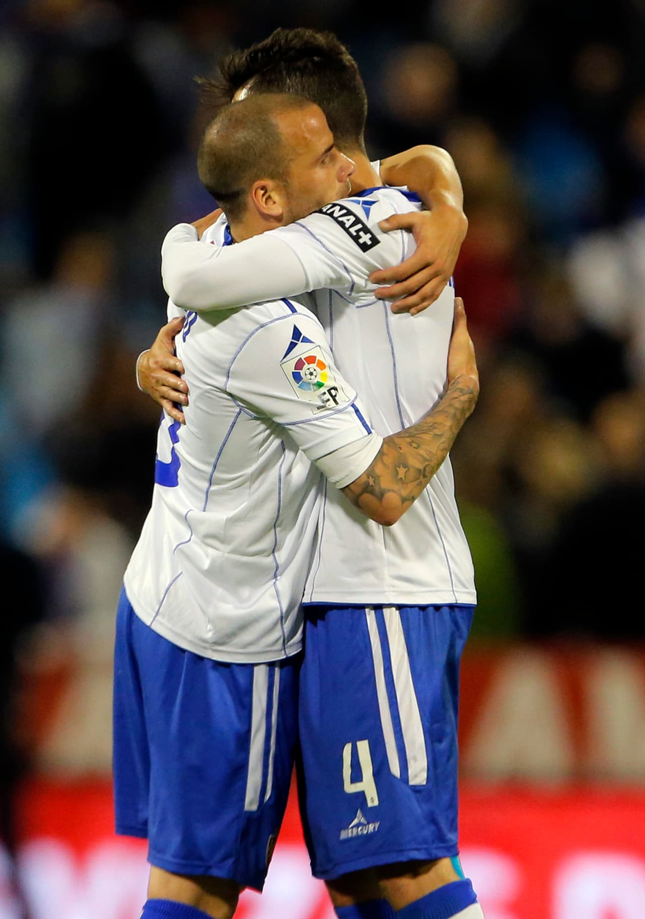 El Zaragoza remonta 3-1 a Las Palmas y se adelanta en el primer asalto por el ascenso