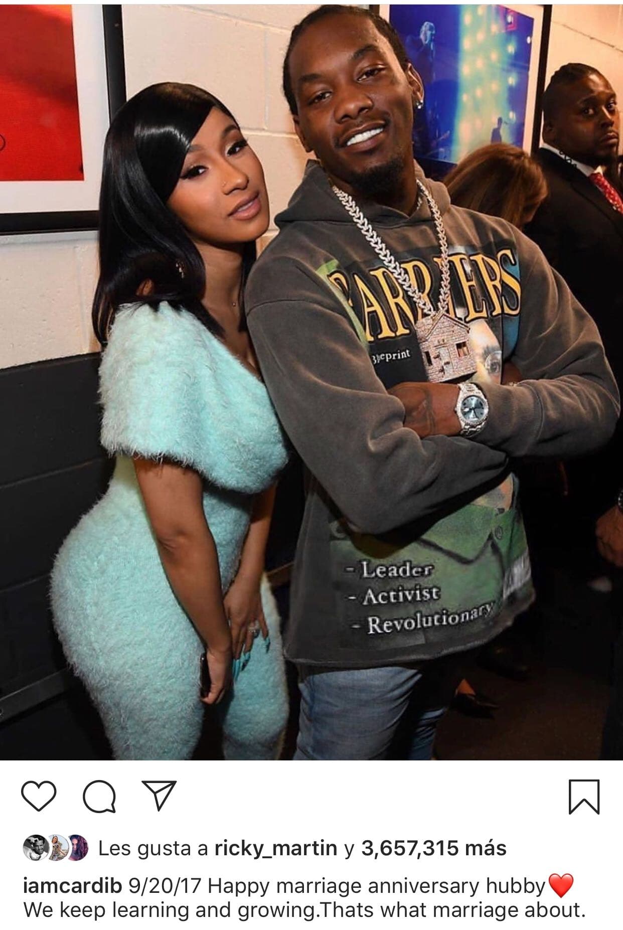 "20/09/17 Aniversario de matrimonio feliz, maridito.
<b>Seguimos aprendiendo y creciendo</b>. De eso se trata el matrimonio", escribió la intérprete de 26 años.