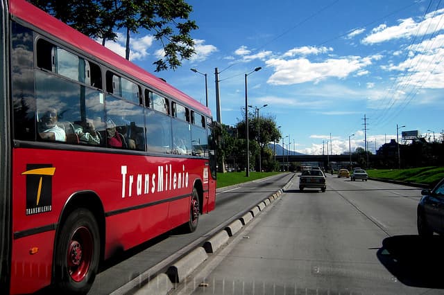 ¿Se acaba el romance con los buses en Latinoamérica?