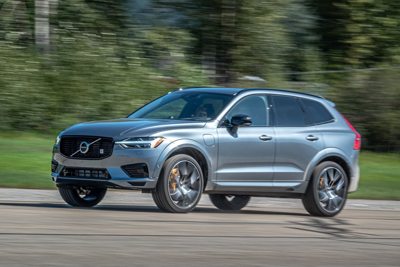 <h3 class="cms-H3-H3"><b>Variedad en niveles de equipamiento y sistemas de propulsión</b></h3>
<br>
<br>La edición 2020 de la XC60 pertenece a la segunda generación que Volvo lanzó en 2018. Desde entonces, esta SUV de lujo ha ofrecido una variedad de sistemas de propulsión para satisfacer las necesidades de potencia o eficiencia de combustible. De igual manera, sus niveles de equipamiento cuentan con el equipo estándar y opcional que se puede esperar en un vehículo de alta gama.