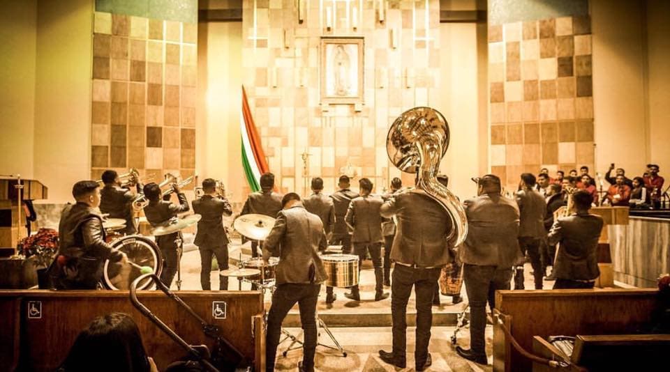 "Hemos enfrentado muchos obstáculos, pero afortunadamente esas barreras las hemos librado y cada vez nos hacen más fuertes y con más presencia, pues queremos que nuestra música no solo suene en Estados Unidos, sino en todo el mundo", explicó Marlón Álvarez, pionero de la banda y quien está bajo el amparo de DACA.