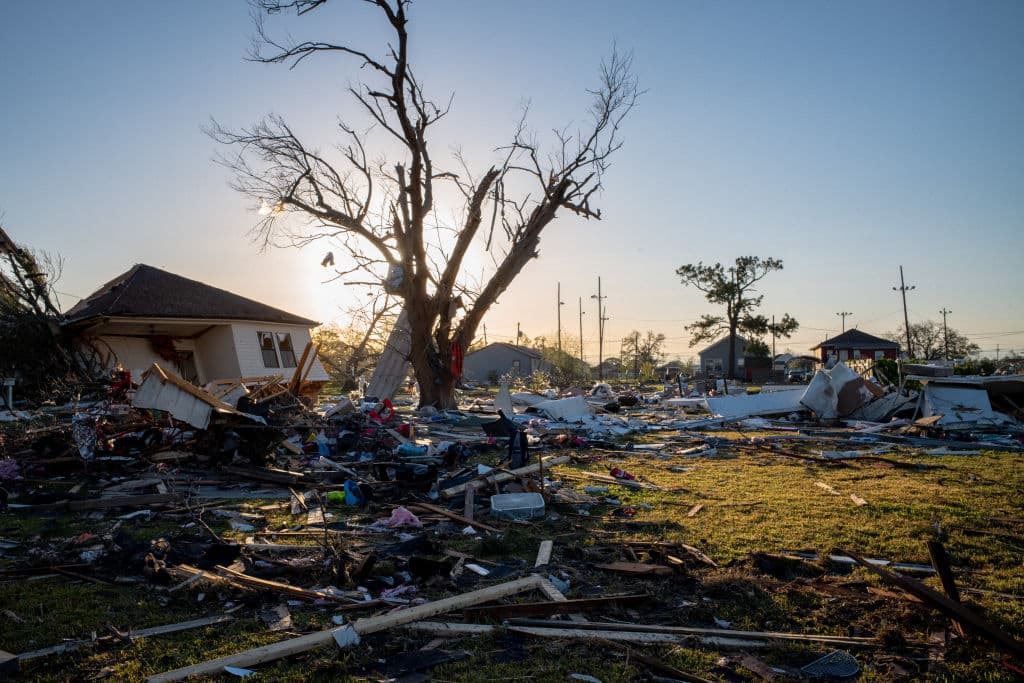 Cuatro estados del sur de EEUU en alerta por tornados ante el paso de una poderosa tormenta