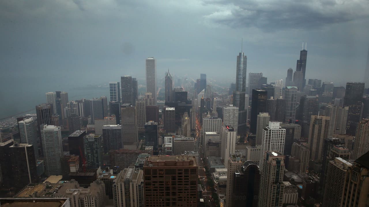 Chicago cierra la semana con temperaturas debajo de lo normal, cielos nublados y lluvia dispersa