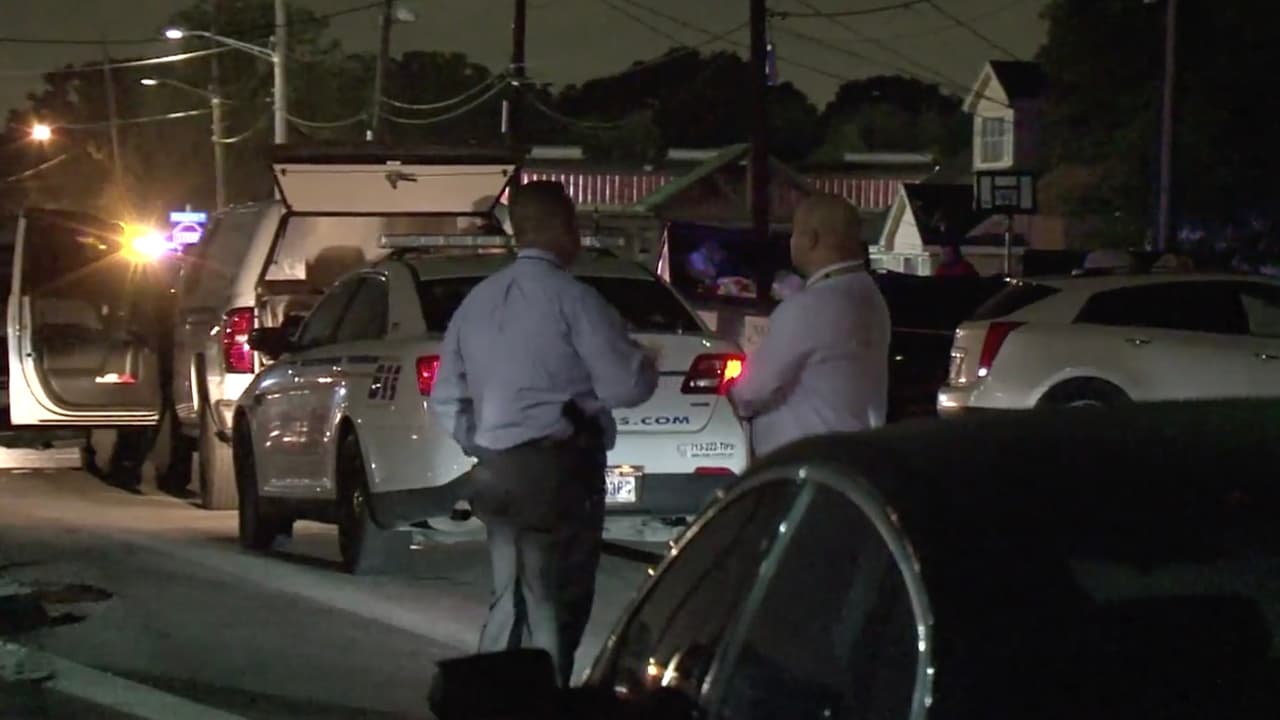 Los sospechosos escaparon por la calle Victoria con dirección oeste.