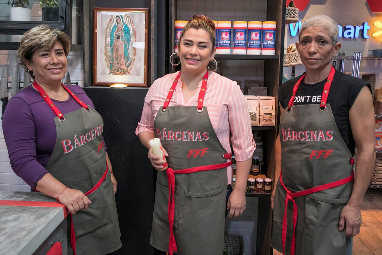 La familia Bárcenas también llevó a su Virgen de Guadalupe.