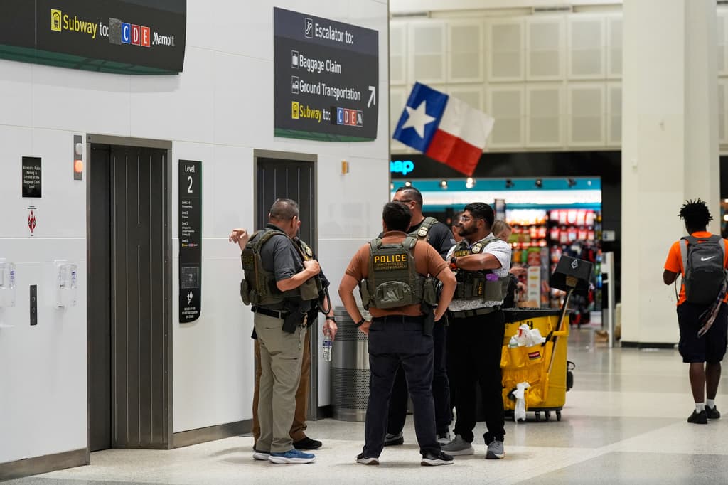 La semana en video: una app para alertar y apoyar a la comunidad inmigrante ante redadas y el aumento de las detenciones de ICE en aeropuertos
