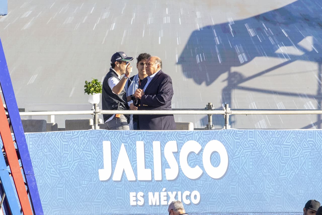 Checo Pérez corrió en Guadalajara con Red Bull por primera vez