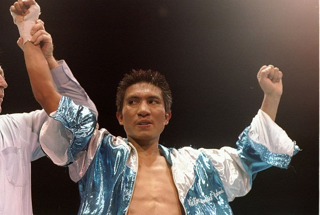 <b>VÃctor Rabanales</b> nació en 1962 en Ciudad Hidalgo, Chiapas. En 1992 consiguió el tÃtulo mundial de peso gallo cuando derrotó a Joichiro Tatsuyoshi en Japón.