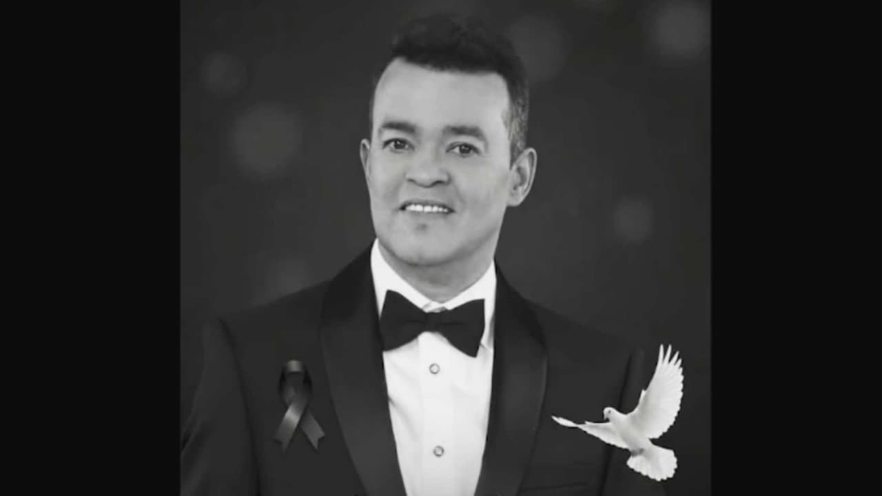 Muere el cantante dominicano Alex Bueno y convocan homenaje para el domingo en el Teatro United Palace