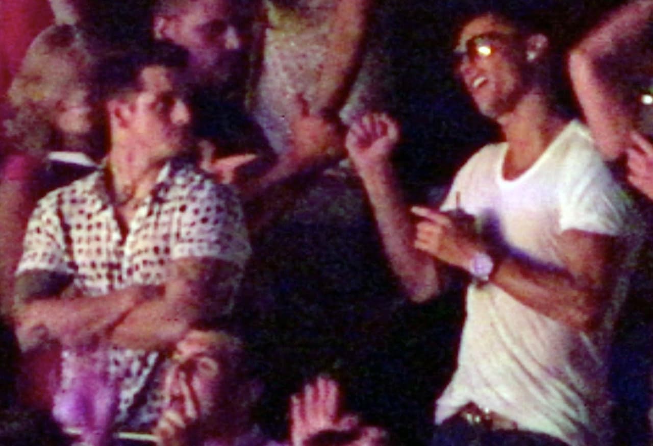 También le presumió algunos de sus mejores pasos de baile.