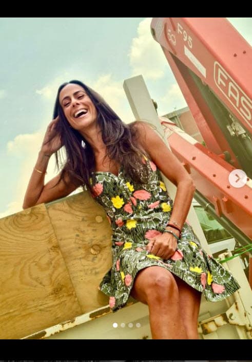 Ella es su compañera como parte del elenco de presentadores del matutino mexicano 'Sale el sol', de la cadena Imagen Televisión. 
<br>