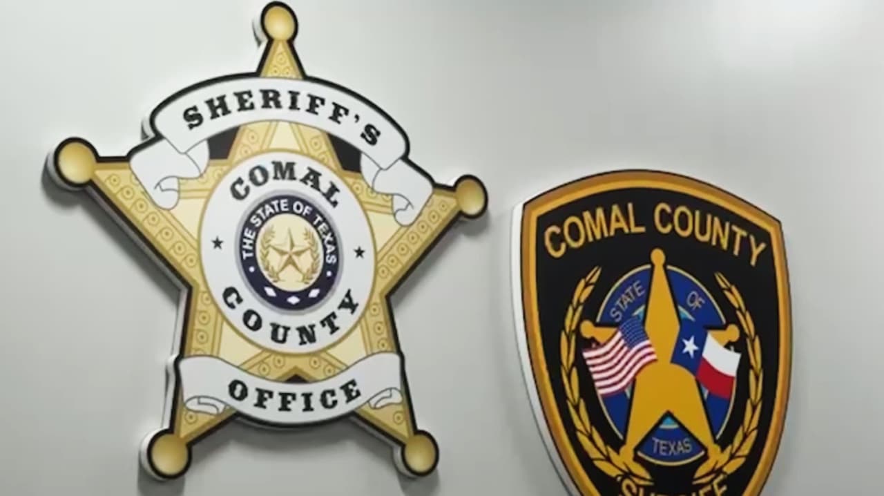 Sheriff de Comal revela posible motivo del ataque de un alumno a maestra