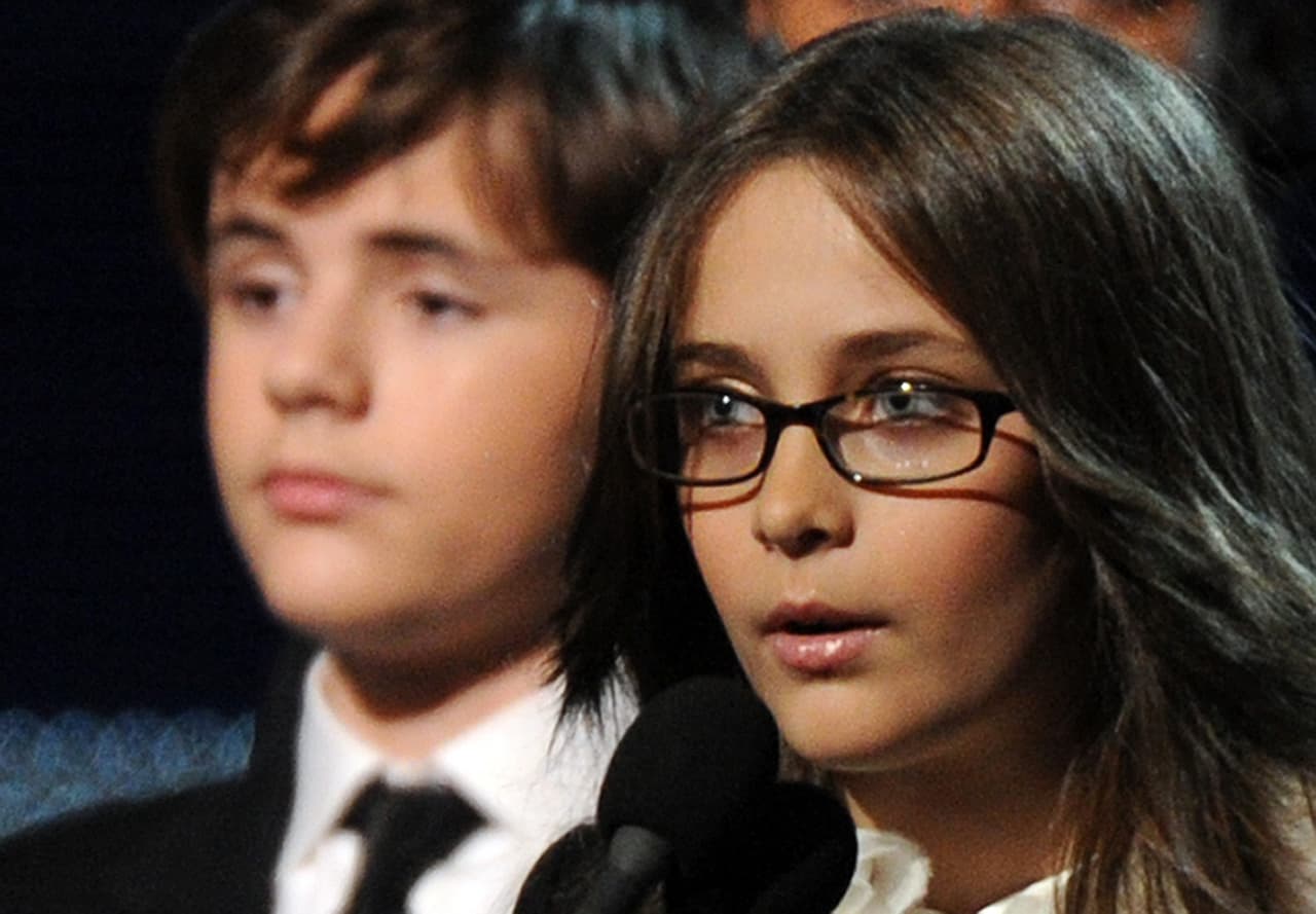 Paris Jackson lamentó estar en la entrega 52 del Grammy porque su papá estaba supuesto a actuar esa noche, pero la muerte alteró todos los planes.