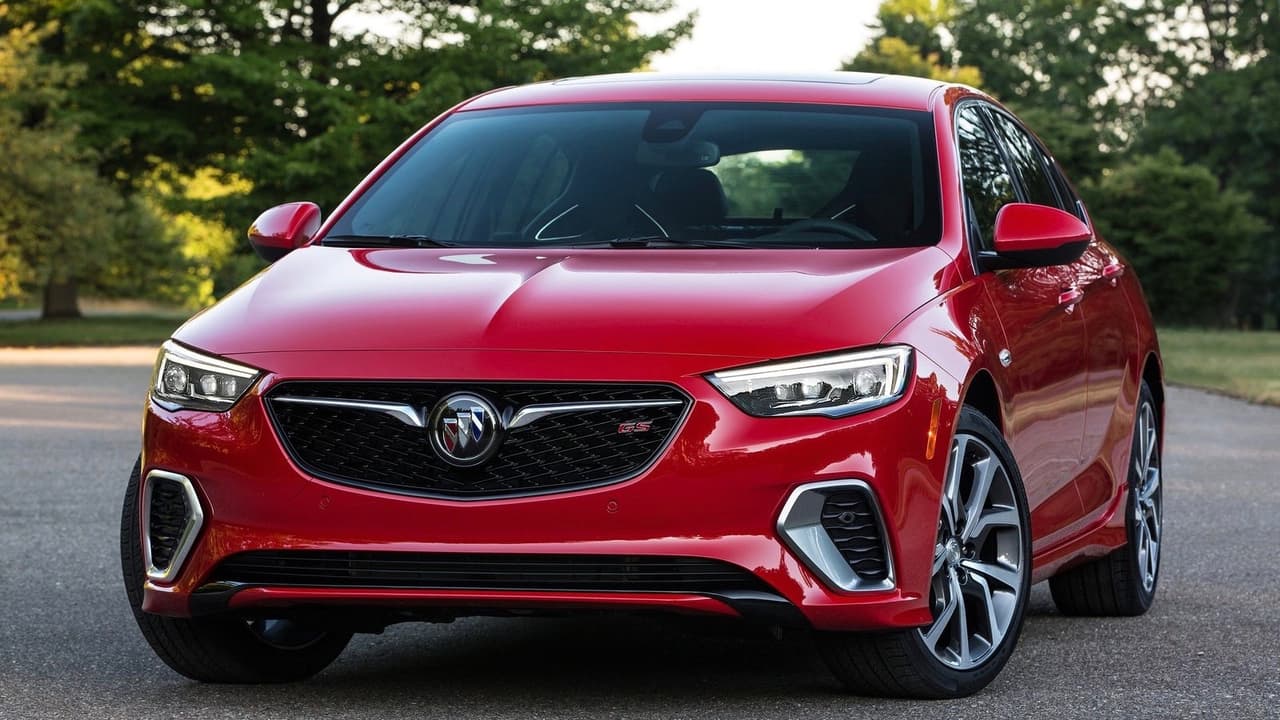 <h3 class="cms-h3-H3"><b>2. Buick Regal</b></h3>
<br>El mejor sedán de Buick, y quizás el mejor sedán de General Motors es también el segundo modelo que más tiempo pasa en el concesionario antes de ser vendido. Para comenzar nadie sabe que existe, cualquiera que vea más de 10 minutos seguidos de televisión sabe que Buick emplea todos sus recursos en promocionar sus SUVs. Es una lástima ya que el Regal podría competir de tu a tu con 
<i>best-sellers</i> como el Toyota Camry y el Honda Accord, especialmente en el mercado secundario. El Regal permanece en promedio
<b> 67.6 días </b>en los concesionarios antes de ser vendido.