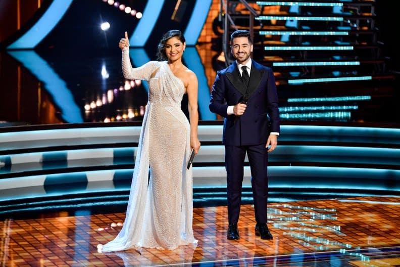 Después de mucho tiempo de espera, por fin dio inicio Mira Quién Baila Univision All Stars. La primera gala de la novena temporada estuvo llena de sorpresas y muchas estrellas y todo bajo la conducción de Chiquinquirá Delgado y Borja Voces.
