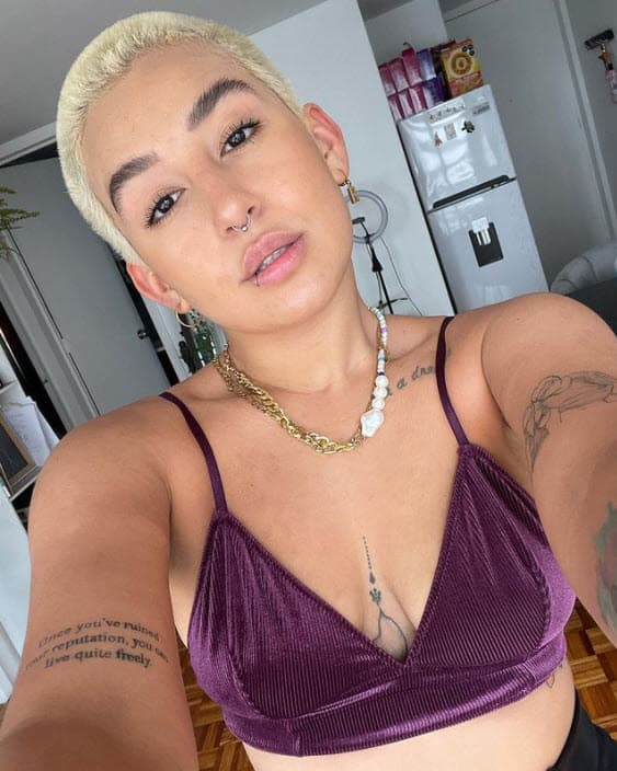 En más de una ocasión, Romina Marcos se ha defendido de quienes la critican. El 25 de julio, tras recuperarse de la rinoplastia a la que se sometió, lo hizo de nuevo en un video de TikTok.
<br>