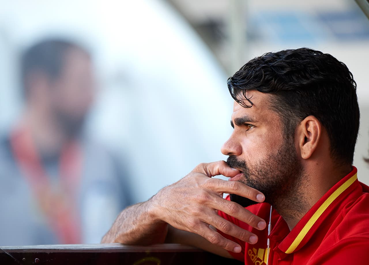 Diego Costa sigue en el limbo. La situación del Atlético de Madrid no le permite llegar en este mercado, por lo que busca otras posibilidades. Se dice que podría hacer dupla de ataque con Wayner Rooney.