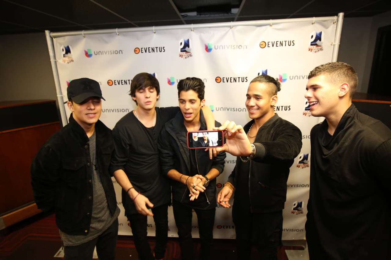 En entrevista para PremiosJuventud.com comentaron que estaban muy felices por el éxito que han logrado con sus seis nominaciones y sus próximos proyectos.